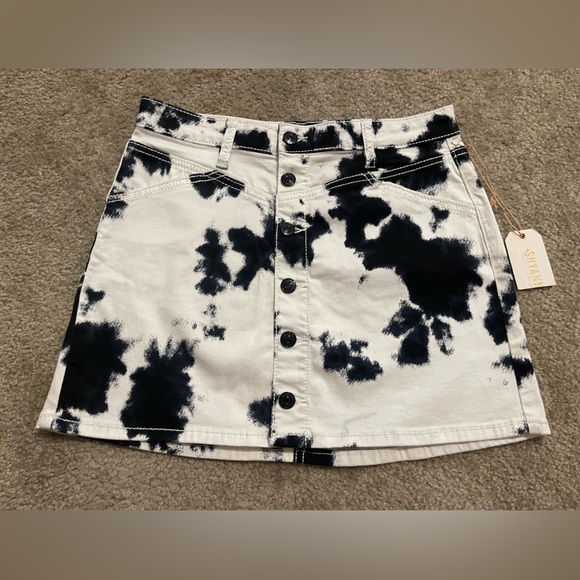 NWT Women’s Shyanne Black and White Tie Dye Print Jean Denim Mini Skirt Size M - Picture 5 of 10
